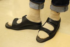 足裏が痛い/室内用サンダル