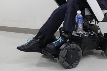 車椅子/装具の上から履く靴