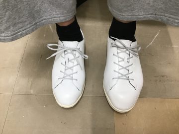 足の左右差/紐スニーカー